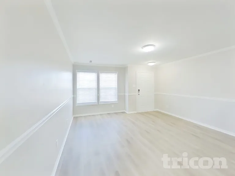 10875 Grace Dr — Photo 2