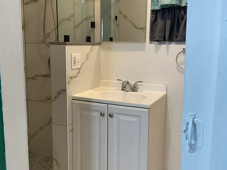 1513 W Rio Vista Ave #B — Photo 8