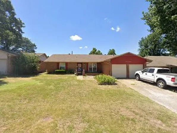 7616 NW 21st St, Bethany, OK 73008