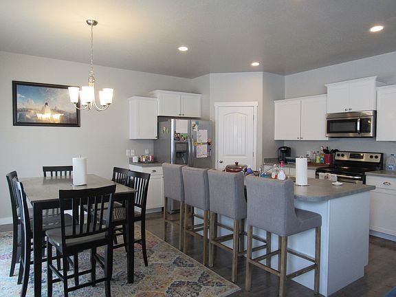 4th image of 436 S Highpoint Dr