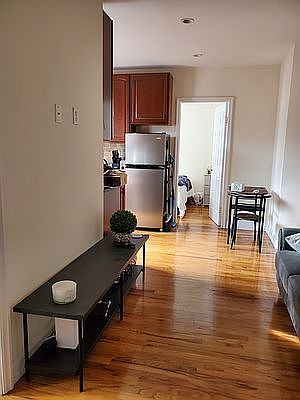 1st image of 208 E 7th St APT 20
