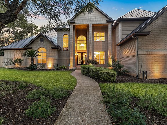 2nd image of 119 Post Oak Way