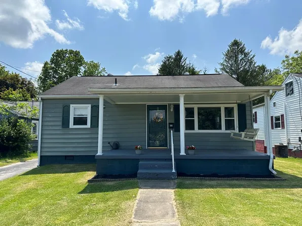 155 Mankin Ave, Oak Hill, WV 25901