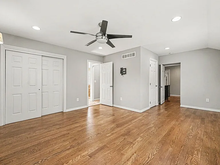 746 N Monaco Pkwy — Photo 16