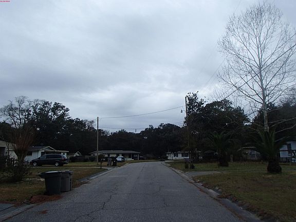4th image of 904 Crystal Springs Ave