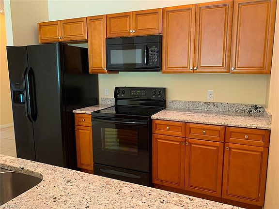 4th image of 4625 SW 7th Pl