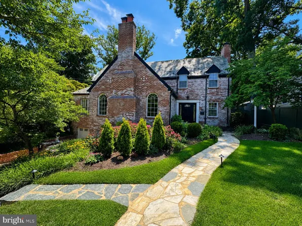 4520 32nd Rd N, Arlington, VA 22207