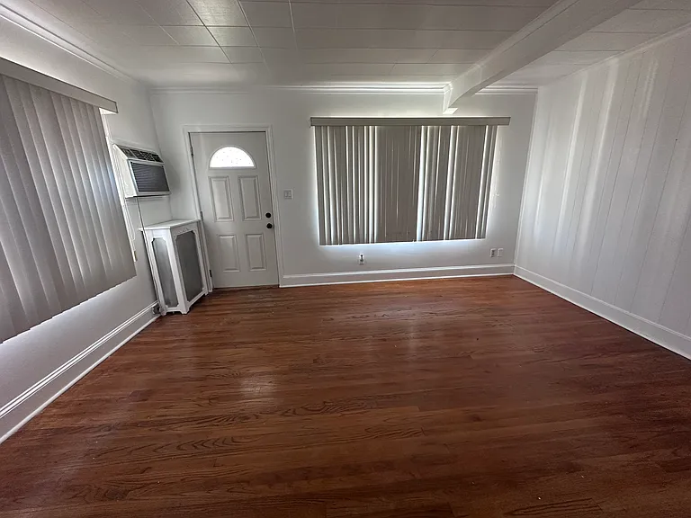 734 Minooka Ave — Photo 3