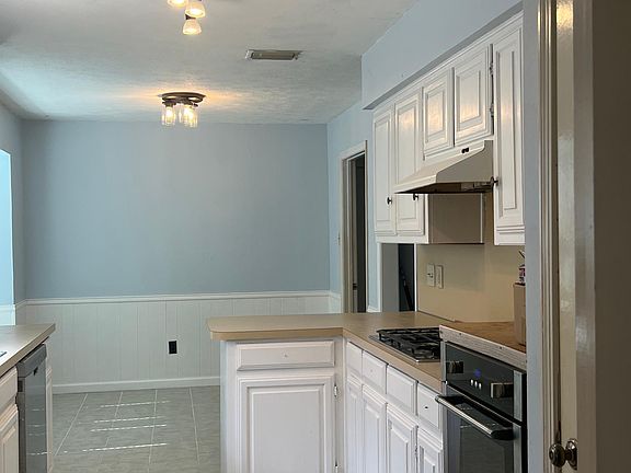 5th image of 2115 El Dorado Way