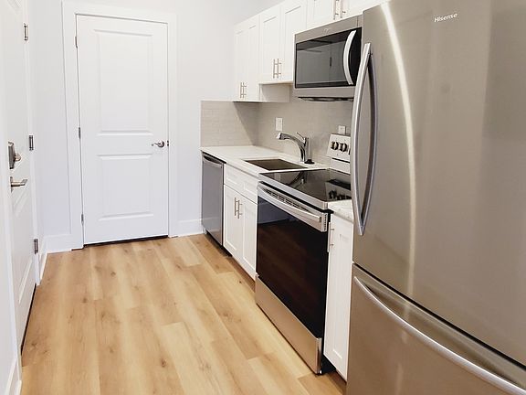 2nd image of 4138 W Girard Ave #B