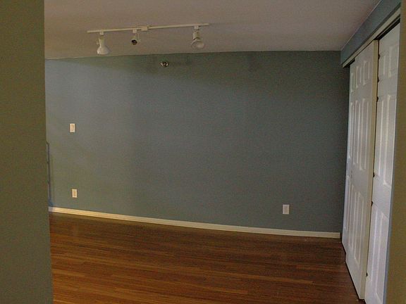 4th image of 270 E Highland Ave APT 423