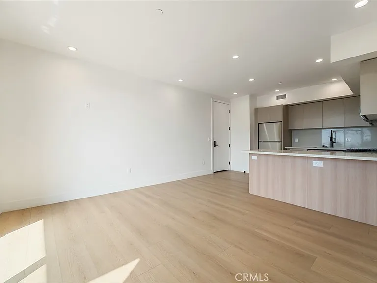 7510 Sepulveda Blvd #304 — Photo 7