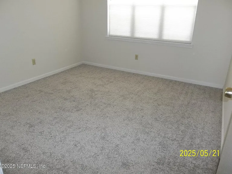 255 Leatherleaf Dr — Photo 6