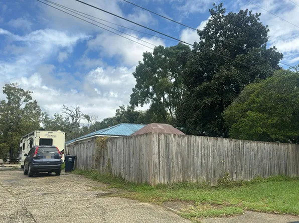 6850 Rester Rd, Theodore, AL 36582