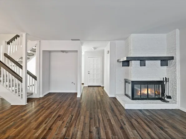 2043 Embassy Way, Carrollton, TX 75006