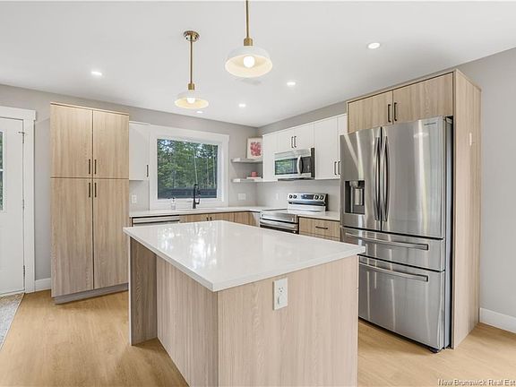 4th image of 9 Waylon Ct