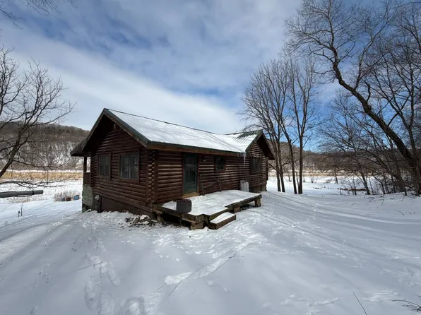 1969 Ferris Mill Rd, Decorah, IA 52101