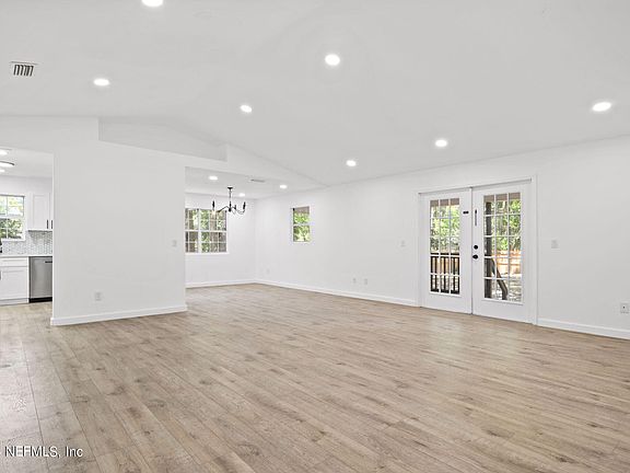 5th image of 5825 CASTELLANO Avenue