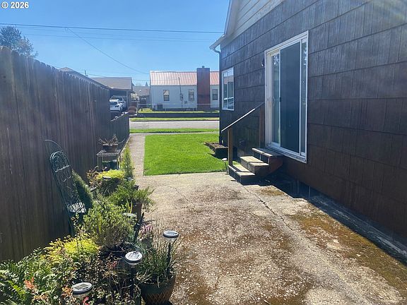 4th image of 601 Ayers St