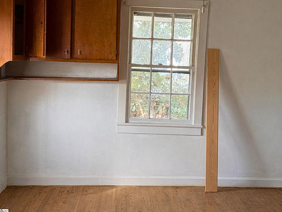 5th image of 123 Circle Dr