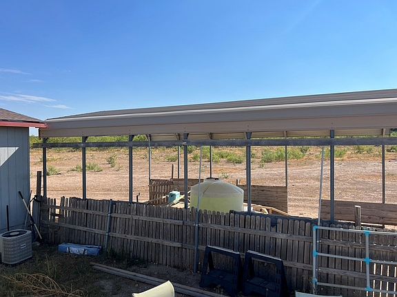 3rd image of 18641 Kenley Rd