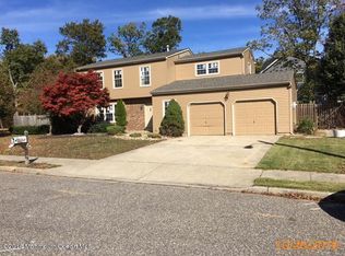 16 Remsen Dr, Howell, NJ 07731