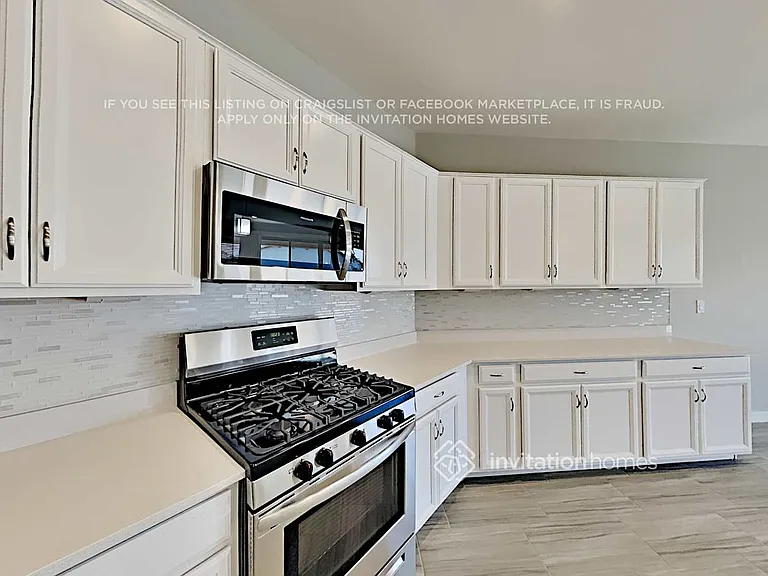 18767 W Cortez St — Photo 9