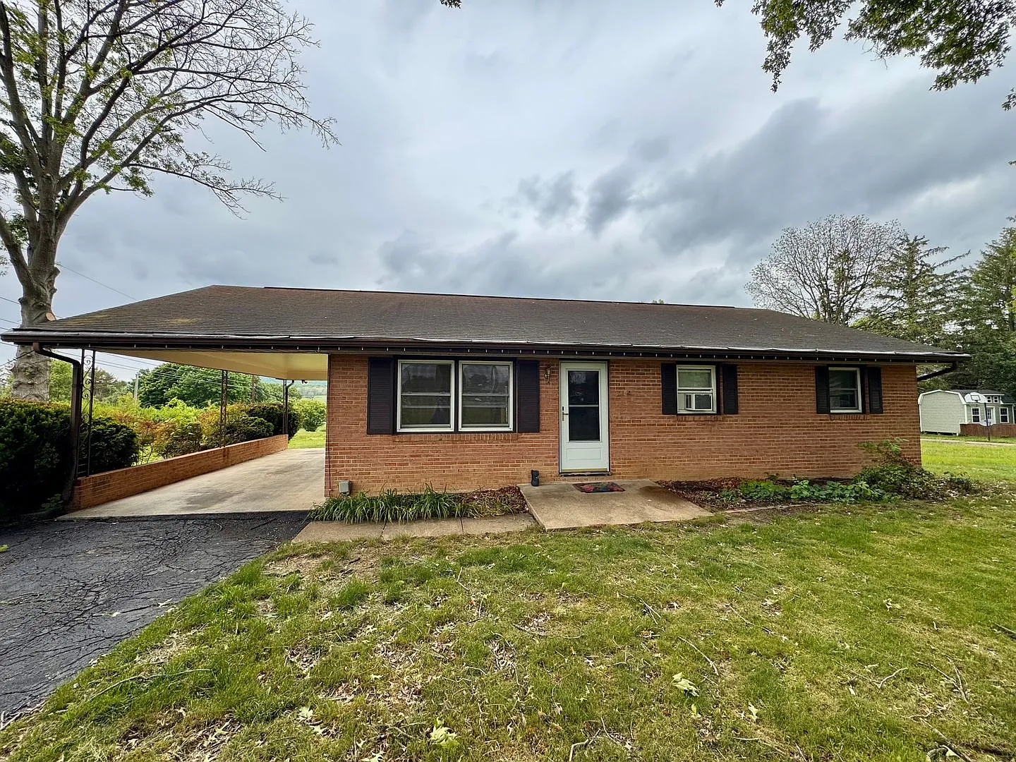 Single Family Home for Rent — Photo 1