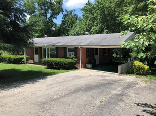 312 W Miller St, Livingston, TN 38570