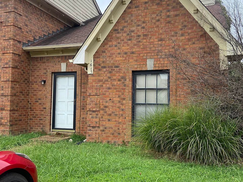1st image of 1615 Red Barn Dr