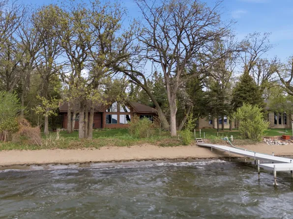 633 N Shore Dr, Detroit Lakes, MN 56501