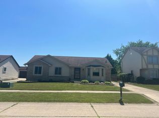 25462 Rose St, Chesterfield, MI 48051