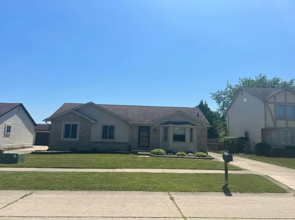 25462 Rose St, Chesterfield, MI 48051