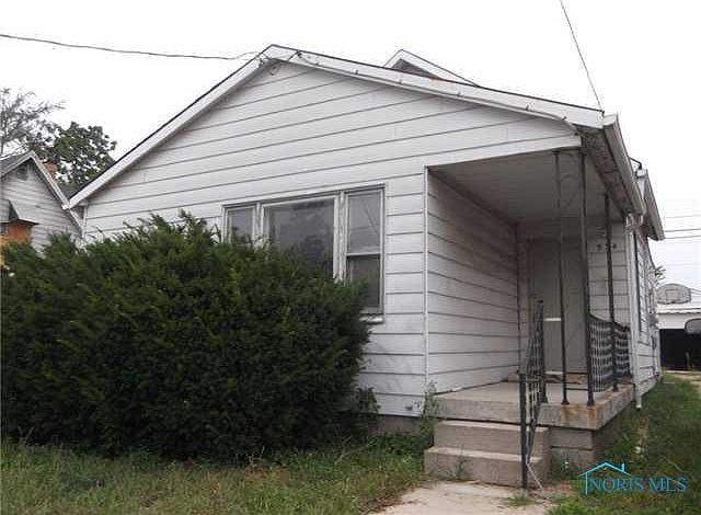 1st image of 934 Vance St