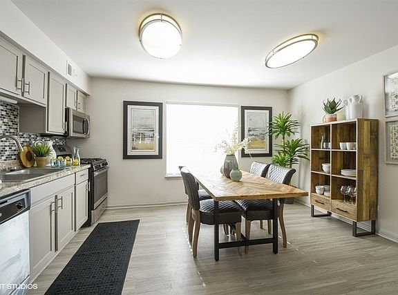 5th image of 904 Atlantic Ave APT C