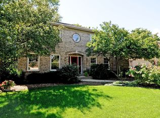 432 Prairie Knoll Dr, Naperville, IL 60565