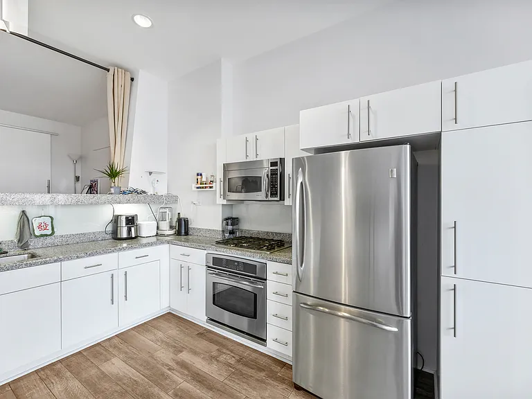 1100 Wilshire Blvd #2607 — Photo 10