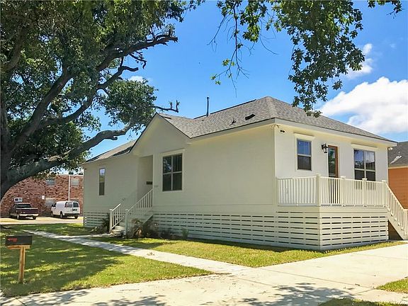 2nd image of 2536 Robert E Lee Blvd