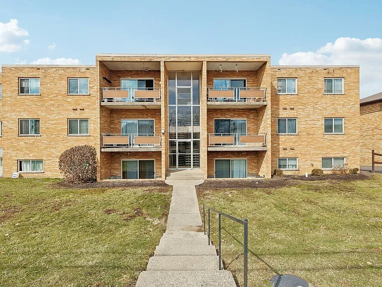 Montana Ridge Apartments — Photo 18