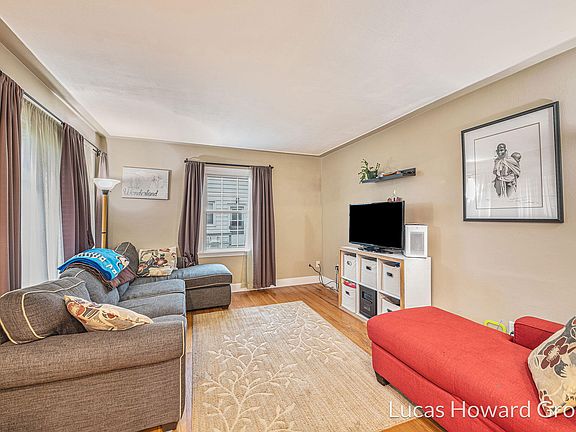 4th image of 1341 Northlawn St NE