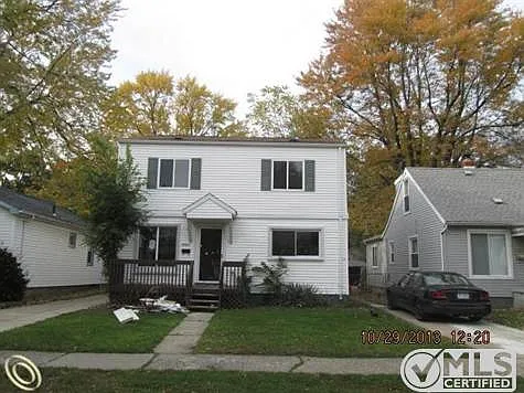23313 Couzens Ave photo 1