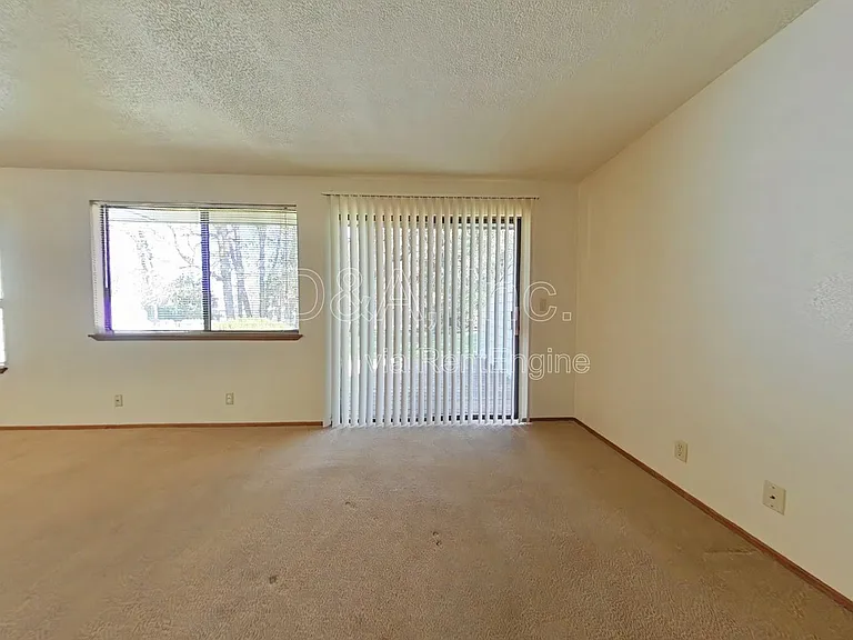 3928 NW Walnut Pl — Photo 2