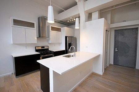 4th image of 724 Market St #604