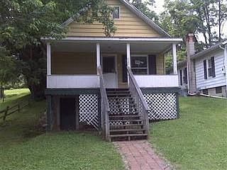 1st image of 421 Hazel St