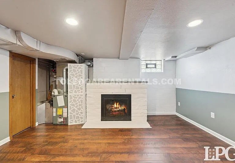 391 Perry Dr — Photo 32