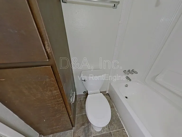 108 NE Conifer Blvd #3 — Photo 9
