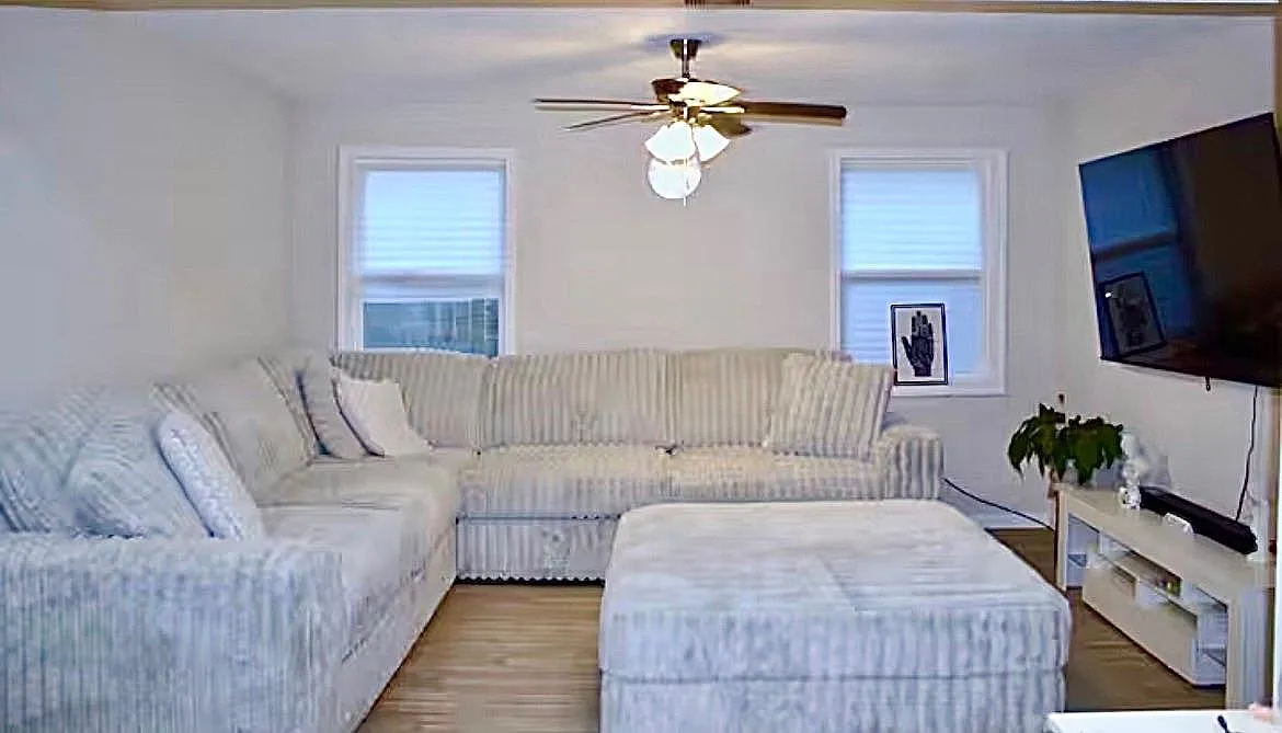 3 bed, 1.5 bath, 1163 sqft, $2,400 — Photo 2