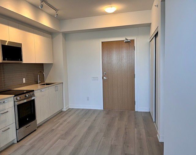 2nd image of 1787 Saint Clair Ave W #713