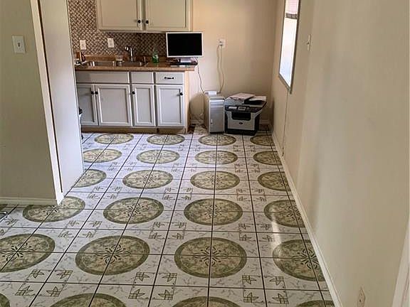 5th image of 2403 Lakeland Dr