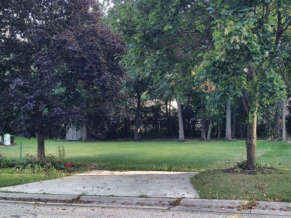 1st image of 8015 W Beacon Hill Dr
